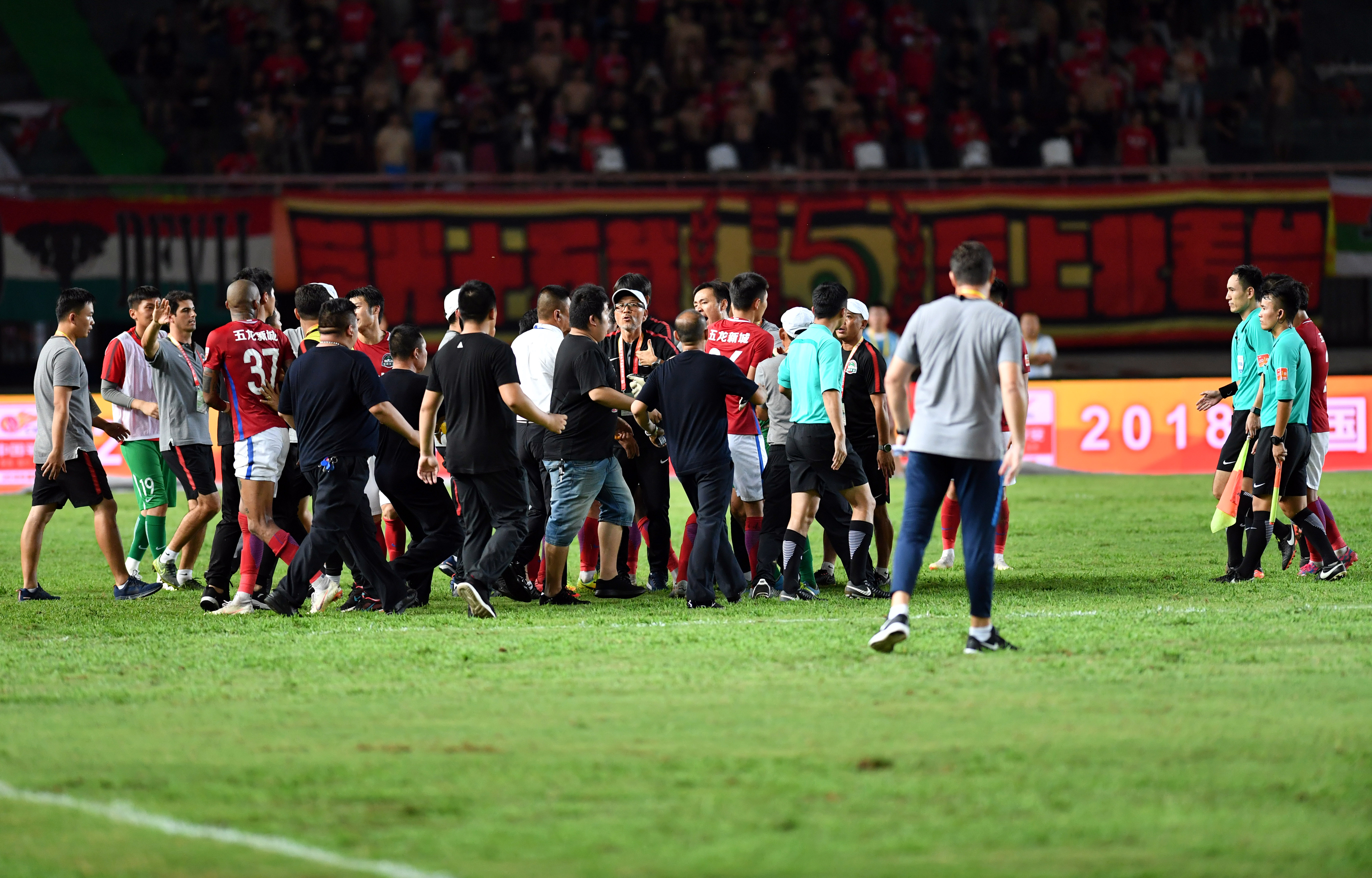 包含江苏苏宁客场击败河南建业,实现连胜的词条 包含江苏苏宁客场击败河南建业,实现连胜的词条